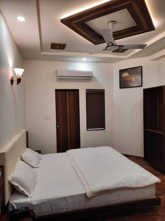 Hotel The Grand Shiva Gondal Exterior photo